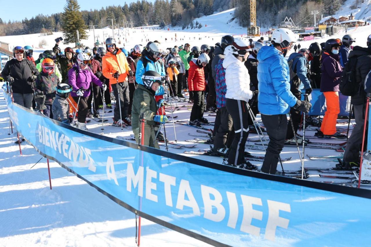 Place Royale Pour 10 A 12 Personnes A 30 Met Des Pistes De Ski Et Vtt Метаб'єф Екстер'єр фото
